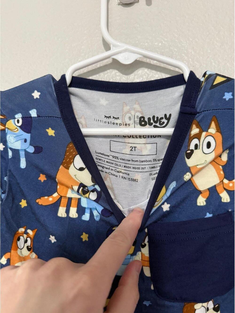 Little sleepies X Bluey OG pocket t shirt size 2t - Picture 4 of 4